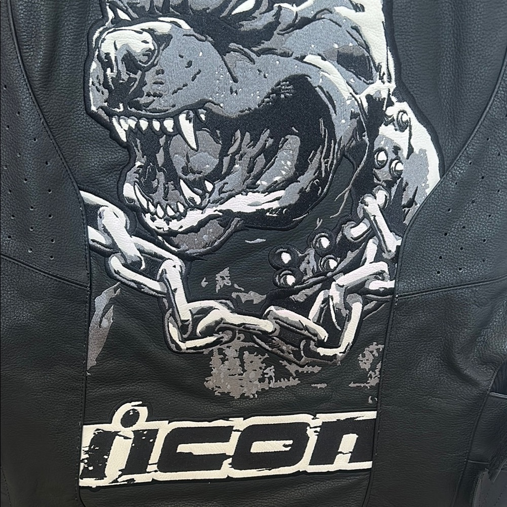 ICON Black Leather Riding Vest with Fierce Dog Design 2x-3x - Picture 2 of 6